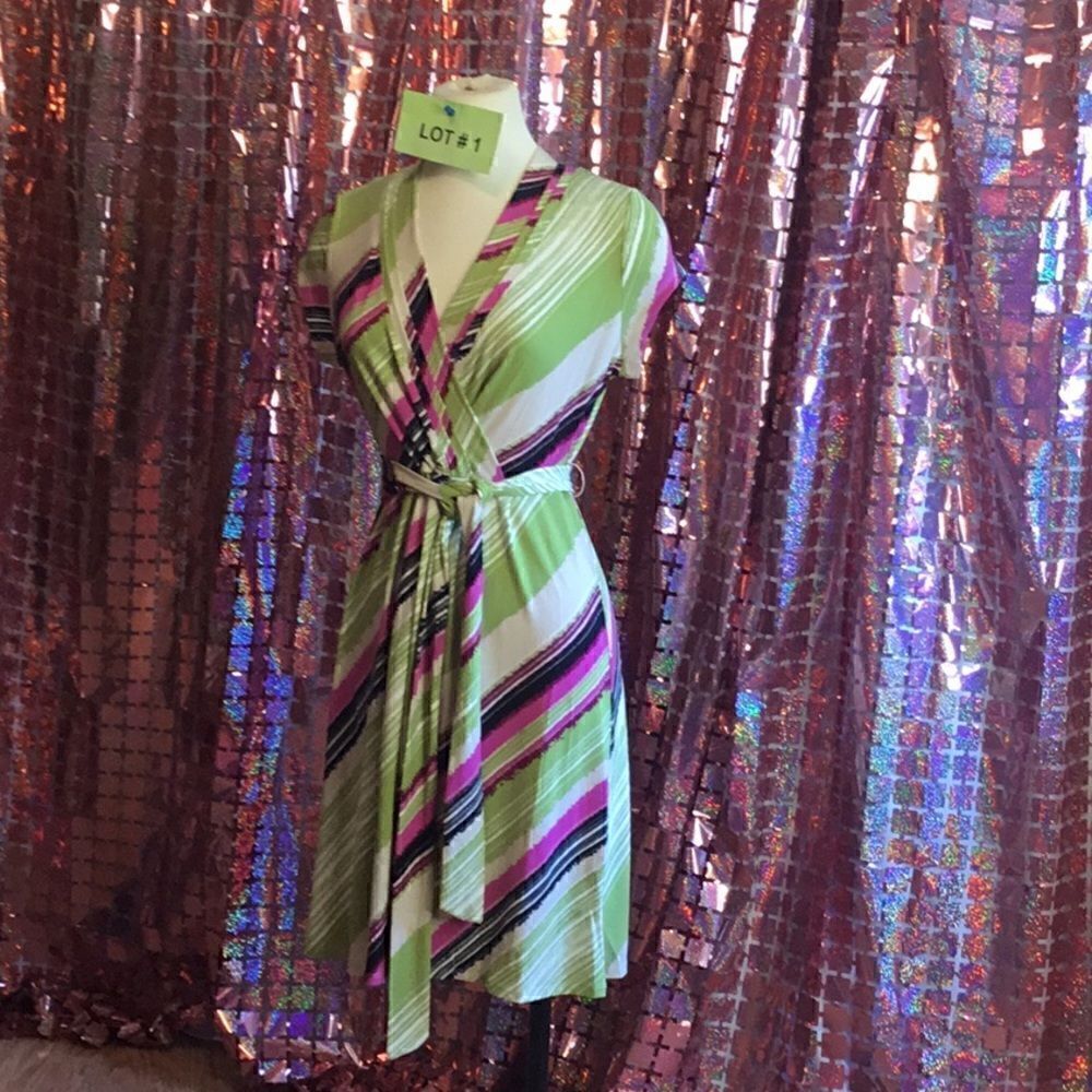 NWOT LIZ CLAIBORNE short sleeved wrap top belted dress in small